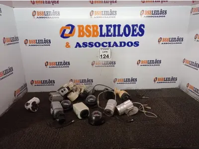 LOTE 124 - 01 LOTE C/VÁRIAS CÂMERAS DE SEGURANÇA MARCAS E MODELOS DIVERSOS. (NO ESTADO) ATENÇÃO! FAZER A VISITAÇÃO ANTES DE ARREMATAR, NÃO SABEMOS SE FUNCIONA. LEILÃO NÃO TEM GARANTIA E NEM DEVOLUÇÃO, SUJEITO A POSSÍVEIS AVARIAS VISÍVEIS/OCULTAS E/OU AUSÊNCIA DE COMPONENTES.