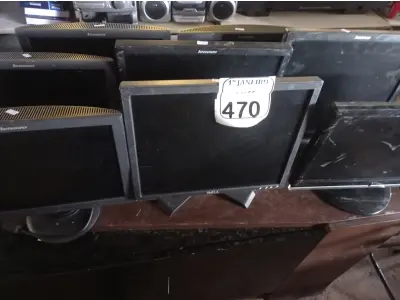 LOTE 470 - 08 MONITORES LCD MARCAS E MODELOS DIVERSOS. (NO ESTADO) ATENÇÃO! FAZER A VISITAÇÃO ANTES DE ARREMATAR, NÃO SABEMOS SE FUNCIONA. LEILÃO NÃO TEM GARANTIA E NEM DEVOLUÇÃO, SUJEITO A POSSÍVEIS AVARIAS VISÍVEIS/OCULTAS E/OU AUSÊNCIA DE COMPONENTES.