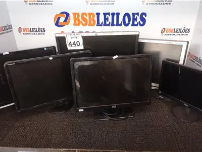 LOTE 440 - 06 MONITORES LCD MARCAS E MODELOS DIVERSOS P/RETIRADA DE PEÇAS. (NO ESTADO) ATENÇÃO! FAZER A VISITAÇÃO ANTES DE ARREMATAR, NÃO SABEMOS SE FUNCIONA. LEILÃO NÃO TEM GARANTIA E NEM DEVOLUÇÃO, SUJEITO A POSSÍVEIS AVARIAS VISÍVEIS/OCULTAS E/OU AUSÊNCIA DE COMPONENTES.