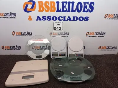 LOTE 042 - 05 BALANÇAS MARCAS E MODELOS DIVERSOS. (NO ESTADO) ATENÇÃO! FAZER A VISITAÇÃO ANTES DE ARREMATAR, NÃO SABEMOS SE FUNCIONA. LEILÃO NÃO TEM GARANTIA E NEM DEVOLUÇÃO, SUJEITO A POSSÍVEIS AVARIAS VISÍVEIS/OCULTAS E/OU AUSÊNCIA DE COMPONENTES.