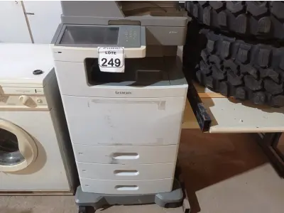 LOTE 249 - 01 IMPRESSORA LEXMARK MODELO X798DE. (NO ESTADO) ATENÇÃO! FAZER A VISITAÇÃO ANTES DE ARREMATAR, NÃO SABEMOS SE FUNCIONA. LEILÃO NÃO TEM GARANTIA E NEM DEVOLUÇÃO, SUJEITO A POSSÍVEIS AVARIAS VISÍVEIS/OCULTAS E/OU AUSÊNCIA DE COMPONENTES.