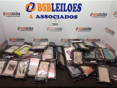 LOTE 300 - 01 LOTE C/ DIVERSAS CAPAS PARA CELULARES. (NO ESTADO) ATENÇÃO! FAZER A VISITAÇÃO ANTES DE ARREMATAR, NÃO SABEMOS SE FUNCIONA. LEILÃO NÃO TEM GARANTIA E NEM DEVOLUÇÃO, SUJEITO A POSSÍVEIS AVARIAS VISÍVEIS/OCULTAS E/OU AUSÊNCIA DE COMPONENTES.