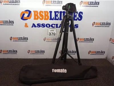 LOTE 370 - 01 TRIPÉ PARA CÂMERA MARCA TOMATE(NOVO). (NO ESTADO) ATENÇÃO! FAZER A VISITAÇÃO ANTES DE ARREMATAR, NÃO SABEMOS SE FUNCIONA. LEILÃO NÃO TEM GARANTIA E NEM DEVOLUÇÃO, SUJEITO A POSSÍVEIS AVARIAS VISÍVEIS/OCULTAS E/OU AUSÊNCIA DE COMPONENTES.