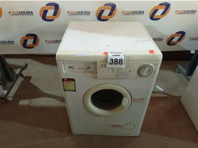 LOTE 388 - 01 MÁQUINA DE LAVAR 5KG MARCA ELECTROLUX 220V. (NO ESTADO) ATENÇÃO! FAZER A VISITAÇÃO ANTES DE ARREMATAR, NÃO SABEMOS SE FUNCIONA. LEILÃO NÃO TEM GARANTIA E NEM DEVOLUÇÃO, SUJEITO A POSSÍVEIS AVARIAS VISÍVEIS/OCULTAS E/OU AUSÊNCIA DE COMPONENTES.