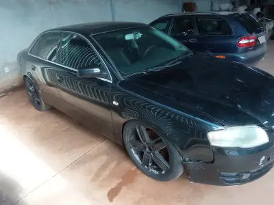 LOTE 320 - AUDI A4 1.8 TURBO, 2006/2007. TETO SOLAR, MULTITRONIC, TODAS ARO 18, COMPLETO. HOMOCINÉTICA ESQUERDA E TRIZETA QUEBRADA. (NO ESTADO)