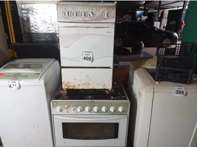 LOTE 400 - 02 FOGÕES PARA RETIRADA DE PEÇAS. (NO ESTADO) ATENÇÃO! FAZER A VISITAÇÃO ANTES DE ARREMATAR, NÃO SABEMOS SE FUNCIONA. LEILÃO NÃO TEM GARANTIA E NEM DEVOLUÇÃO, SUJEITO A POSSÍVEIS AVARIAS VISÍVEIS/OCULTAS E/OU AUSÊNCIA DE COMPONENTES.