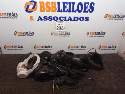 LOTE 233 - 01 LOTE COM VÁRIOS FONES DE OUVIDO DIVERSOS. (NO ESTADO) ATENÇÃO! FAZER A VISITAÇÃO ANTES DE ARREMATAR, NÃO SABEMOS SE FUNCIONA. LEILÃO NÃO TEM GARANTIA E NEM DEVOLUÇÃO, SUJEITO A POSSÍVEIS AVARIAS VISÍVEIS/OCULTAS E/OU AUSÊNCIA DE COMPONENTES.