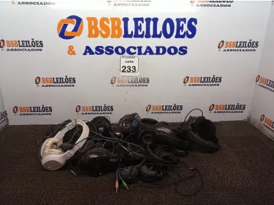 LOTE 233 - 01 LOTE COM VÁRIOS FONES DE OUVIDO DIVERSOS. (NO ESTADO) ATENÇÃO! FAZER A VISITAÇÃO ANTES DE ARREMATAR, NÃO SABEMOS SE FUNCIONA. LEILÃO NÃO TEM GARANTIA E NEM DEVOLUÇÃO, SUJEITO A POSSÍVEIS AVARIAS VISÍVEIS/OCULTAS E/OU AUSÊNCIA DE COMPONENTES.