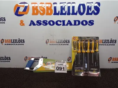 LOTE 091 - 01 SERROTE DE 18’’E 01 KIT DE CHAVE DE FENDAS+PHILIPS. (NOVO) (NO ESTADO) ATENÇÃO! FAZER A VISITAÇÃO ANTES DE ARREMATAR, NÃO SABEMOS SE FUNCIONA. LEILÃO NÃO TEM GARANTIA E NEM DEVOLUÇÃO, SUJEITO A POSSÍVEIS AVARIAS VISÍVEIS/OCULTAS E/OU AUSÊNCIA DE COMPONENTES.
