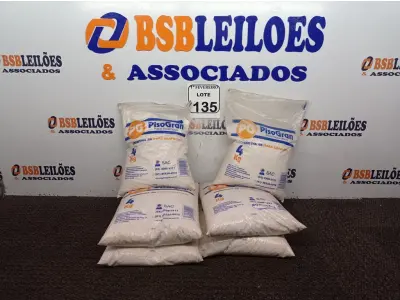 LOTE 135 - 06 PACOTES DE GRANITINA/08 PARA GRAFIADO COM 4KG CADA. (NO ESTADO) ATENÇÃO! FAZER A VISITAÇÃO ANTES DE ARREMATAR, NÃO SABEMOS SE FUNCIONA. LEILÃO NÃO TEM GARANTIA E NEM DEVOLUÇÃO, SUJEITO A POSSÍVEIS AVARIAS VISÍVEIS/OCULTAS E/OU AUSÊNCIA DE COMPONENTES.