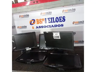 LOTE 238 - 05 MONITORES DIVERSOS PARA RETIRADAS DE PEÇAS.  (NO ESTADO) ATENÇÃO! FAZER A VISITAÇÃO ANTES DE ARREMATAR, NÃO SABEMOS SE FUNCIONA. LEILÃO NÃO TEM GARANTIA E NEM DEVOLUÇÃO, SUJEITO A POSSÍVEIS AVARIAS VISÍVEIS/OCULTAS E/OU AUSÊNCIA DE COMPONENTES.