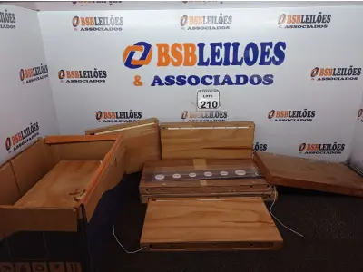 LOTE 210 - 01 ESTANTE EXPOSITORA DESMONTADA. (NOVA)(NO ESTADO) ATENÇÃO! FAZER A VISITAÇÃO ANTES DE ARREMATAR, NÃO SABEMOS SE FUNCIONA. LEILÃO NÃO TEM GARANTIA E NEM DEVOLUÇÃO, SUJEITO A POSSÍVEIS AVARIAS VISÍVEIS/OCULTAS E/OU AUSÊNCIA DE COMPONENTES.