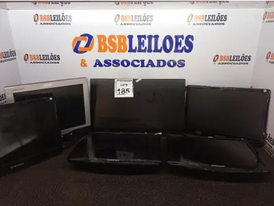 LOTE 185 - 06 MONITORES LCD MARCAS E MODELOS DIVERSOS. (NO ESTADO) ATENÇÃO! FAZER A VISITAÇÃO ANTES DE ARREMATAR, NÃO SABEMOS SE FUNCIONA. LEILÃO NÃO TEM GARANTIA E NEM DEVOLUÇÃO, SUJEITO A POSSÍVEIS AVARIAS VISÍVEIS/OCULTAS E/OU AUSÊNCIA DE COMPONENTES.