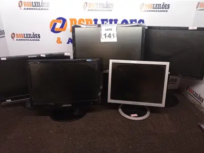 LOTE 141 - 05 MONITORES LCD COM AVARIAS MARCAS E MODELOS DIVERSOS. (NO ESTADO) ATENÇÃO! FAZER A VISITAÇÃO ANTES DE ARREMATAR, NÃO SABEMOS SE FUNCIONA. LEILÃO NÃO TEM GARANTIA E NEM DEVOLUÇÃO, SUJEITO A POSSÍVEIS AVARIAS VISÍVEIS/OCULTAS E/OU AUSÊNCIA DE COMPONENTES.