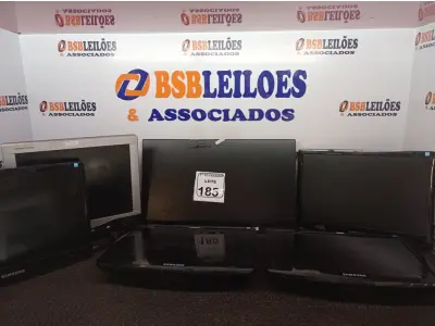 LOTE 185 - 06 MONITORES LCD MARCAS E MODELOS DIVERSOS. (NO ESTADO) ATENÇÃO! FAZER A VISITAÇÃO ANTES DE ARREMATAR, NÃO SABEMOS SE FUNCIONA. LEILÃO NÃO TEM GARANTIA E NEM DEVOLUÇÃO, SUJEITO A POSSÍVEIS AVARIAS VISÍVEIS/OCULTAS E/OU AUSÊNCIA DE COMPONENTES.