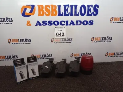 LOTE 042 - 03 COLDRES PARA TEASER, 01 ROTILANE E 02 CARREGADORES PARA BATERIA GARMIN. (NO ESTADO) ATENÇÃO! FAZER A VISITAÇÃO ANTES DE ARREMATAR, NÃO SABEMOS SE FUNCIONA. LEILÃO NÃO TEM GARANTIA E NEM DEVOLUÇÃO, SUJEITO A POSSÍVEIS AVARIAS VISÍVEIS/OCULTAS E/OU AUSÊNCIA DE COMPONENTES.
