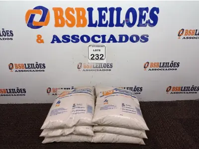 LOTE 232 - 06 PACOTES DE GRENETINA COM 4KG CADA (NOVO) (NO ESTADO) ATENÇÃO! FAZER A VISITAÇÃO ANTES DE ARREMATAR, NÃO SABEMOS SE FUNCIONA. LEILÃO NÃO TEM GARANTIA E NEM DEVOLUÇÃO, SUJEITO A POSSÍVEIS AVARIAS VISÍVEIS/OCULTAS E/OU AUSÊNCIA DE COMPONENTES.