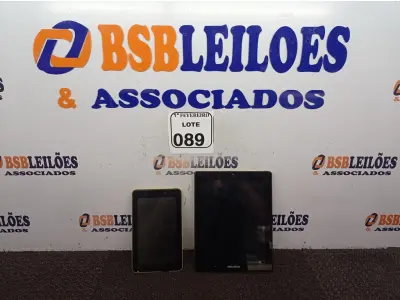 LOTE 089 - 02 TABLET’S COM AVARIAS. (NO ESTADO) ATENÇÃO! FAZER A VISITAÇÃO ANTES DE ARREMATAR, NÃO SABEMOS SE FUNCIONA. LEILÃO NÃO TEM GARANTIA E NEM DEVOLUÇÃO, SUJEITO A POSSÍVEIS AVARIAS VISÍVEIS/OCULTAS E/OU AUSÊNCIA DE COMPONENTES.