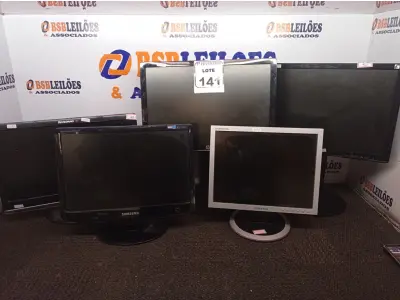 LOTE 141 - 05 MONITORES LCD COM AVARIAS MARCAS E MODELOS DIVERSOS. (NO ESTADO) ATENÇÃO! FAZER A VISITAÇÃO ANTES DE ARREMATAR, NÃO SABEMOS SE FUNCIONA. LEILÃO NÃO TEM GARANTIA E NEM DEVOLUÇÃO, SUJEITO A POSSÍVEIS AVARIAS VISÍVEIS/OCULTAS E/OU AUSÊNCIA DE COMPONENTES.