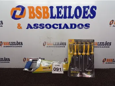 LOTE 091 - 01 SERROTE DE 18’’E 01 KIT DE CHAVE DE FENDAS+PHILIPS. (NOVO) (NO ESTADO) ATENÇÃO! FAZER A VISITAÇÃO ANTES DE ARREMATAR, NÃO SABEMOS SE FUNCIONA. LEILÃO NÃO TEM GARANTIA E NEM DEVOLUÇÃO, SUJEITO A POSSÍVEIS AVARIAS VISÍVEIS/OCULTAS E/OU AUSÊNCIA DE COMPONENTES.