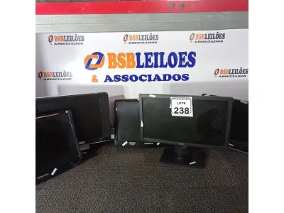 LOTE 238 - 05 MONITORES DIVERSOS PARA RETIRADAS DE PEÇAS.  (NO ESTADO) ATENÇÃO! FAZER A VISITAÇÃO ANTES DE ARREMATAR, NÃO SABEMOS SE FUNCIONA. LEILÃO NÃO TEM GARANTIA E NEM DEVOLUÇÃO, SUJEITO A POSSÍVEIS AVARIAS VISÍVEIS/OCULTAS E/OU AUSÊNCIA DE COMPONENTES.