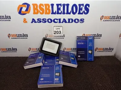 LOTE 203 - 05 REFLETORES LED PARA AMBIENTES EXTERNOS 100W.(NOVO) (NO ESTADO) ATENÇÃO! FAZER A VISITAÇÃO ANTES DE ARREMATAR, NÃO SABEMOS SE FUNCIONA. LEILÃO NÃO TEM GARANTIA E NEM DEVOLUÇÃO, SUJEITO A POSSÍVEIS AVARIAS VISÍVEIS/OCULTAS E/OU AUSÊNCIA DE COMPONENTES.