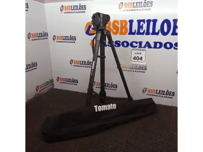 LOTE 404 - 01 TRIPÉ PARA CÂMERA MARCA TOMATE. (NO ESTADO) ATENÇÃO! FAZER A VISITAÇÃO ANTES DE ARREMATAR, NÃO SABEMOS SE FUNCIONA. LEILÃO NÃO TEM GARANTIA E NEM DEVOLUÇÃO, SUJEITO A POSSÍVEIS AVARIAS VISÍVEIS/OCULTAS E/OU AUSÊNCIA DE COMPONENTES.