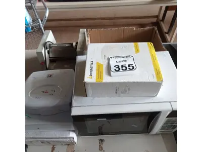 LOTE 355 - 01 MICRO ONDAS, 01 PLASTIFICADORA E 02 CENTRAIS DE ALARME COM SENSORES.  (NO ESTADO) ATENÇÃO! FAZER A VISITAÇÃO ANTES DE ARREMATAR, NÃO SABEMOS SE FUNCIONA. LEILÃO NÃO TEM GARANTIA E NEM DEVOLUÇÃO, SUJEITO A POSSÍVEIS AVARIAS VISÍVEIS/OCULTAS E/OU AUSÊNCIA DE COMPONENTES.