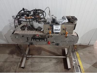 LOTE 002 - 01 ROTULADORA E DATADORA SEMI AUTOMÁTICA FALCO. (NO ESTADO) ATENÇÃO! FAZER A VISITAÇÃO ANTES DE ARREMATAR, NÃO SABEMOS SE FUNCIONA. LEILÃO NÃO TEM GARANTIA E NEM DEVOLUÇÃO, SUJEITO A POSSÍVEIS AVARIAS VISÍVEIS/OCULTAS E/OU AUSÊNCIA DE COMPONENTES.