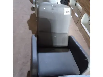 LOTE 435 - 01 CADEIRA DE DESCANSO. (NO ESTADO) ATENÇÃO! FAZER A VISITAÇÃO ANTES DE ARREMATAR, NÃO SABEMOS SE FUNCIONA. LEILÃO NÃO TEM GARANTIA E NEM DEVOLUÇÃO, SUJEITO A POSSÍVEIS AVARIAS VISÍVEIS/OCULTAS E/OU AUSÊNCIA DE COMPONENTES.