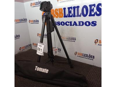 LOTE 011 - 01 TRIPÉ PARA CÂMERA TOMATE MTG-3016. (NO ESTADO) ATENÇÃO! FAZER A VISITAÇÃO ANTES DE ARREMATAR, NÃO SABEMOS SE FUNCIONA. LEILÃO NÃO TEM GARANTIA E NEM DEVOLUÇÃO, SUJEITO A POSSÍVEIS AVARIAS VISÍVEIS/OCULTAS E/OU AUSÊNCIA DE COMPONENTES.