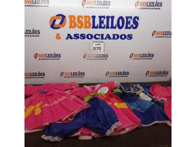 LOTE 070 - 03 VESTIDOS INFANTIL JUNINO COM SHORTINHO, SENDO 02 TAMANHOS 02. (NO ESTADO) ATENÇÃO! FAZER A VISITAÇÃO ANTES DE ARREMATAR, NÃO SABEMOS SE FUNCIONA. LEILÃO NÃO TEM GARANTIA E NEM DEVOLUÇÃO, SUJEITO A POSSÍVEIS AVARIAS VISÍVEIS/OCULTAS E/OU AUSÊNCIA DE COMPONENTES.