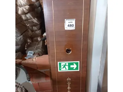 LOTE 480 - 04 PAINÉIS EM MADEIRA PARA ACABAMENTO DE COLUNA. (NO ESTADO) ATENÇÃO! FAZER A VISITAÇÃO ANTES DE ARREMATAR, NÃO SABEMOS SE FUNCIONA. LEILÃO NÃO TEM GARANTIA E NEM DEVOLUÇÃO, SUJEITO A POSSÍVEIS AVARIAS VISÍVEIS/OCULTAS E/OU AUSÊNCIA DE COMPONENTES.