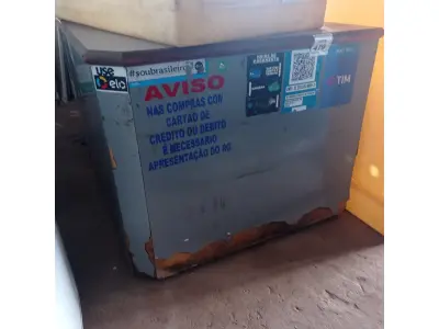 LOTE 479 - 01 BALCÃO EM L EM MADEIRA. (NO ESTADO) ATENÇÃO! FAZER A VISITAÇÃO ANTES DE ARREMATAR, NÃO SABEMOS SE FUNCIONA. LEILÃO NÃO TEM GARANTIA E NEM DEVOLUÇÃO, SUJEITO A POSSÍVEIS AVARIAS VISÍVEIS/OCULTAS E/OU AUSÊNCIA DE COMPONENTES.