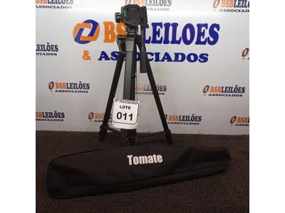 LOTE 011 - 01 TRIPÉ PARA CÂMERA TOMATE MTG-3016. (NO ESTADO) ATENÇÃO! FAZER A VISITAÇÃO ANTES DE ARREMATAR, NÃO SABEMOS SE FUNCIONA. LEILÃO NÃO TEM GARANTIA E NEM DEVOLUÇÃO, SUJEITO A POSSÍVEIS AVARIAS VISÍVEIS/OCULTAS E/OU AUSÊNCIA DE COMPONENTES.