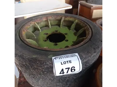 LOTE 476 - 02 RODAS COM PNEUS MACIÇOS PARA EMPILHADEIRA. (NO ESTADO) ATENÇÃO! FAZER A VISITAÇÃO ANTES DE ARREMATAR, NÃO SABEMOS SE FUNCIONA. LEILÃO NÃO TEM GARANTIA E NEM DEVOLUÇÃO, SUJEITO A POSSÍVEIS AVARIAS VISÍVEIS/OCULTAS