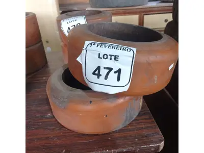 LOTE 471 - 02 RODAS PARA EMPILHADEIRA. (NO ESTADO) ATENÇÃO! FAZER A VISITAÇÃO ANTES DE ARREMATAR, NÃO SABEMOS SE FUNCIONA. LEILÃO NÃO TEM GARANTIA E NEM DEVOLUÇÃO, SUJEITO A POSSÍVEIS AVARIAS VISÍVEIS/OCULTAS E/OU AUSÊNCIA DE COMPONENTES.