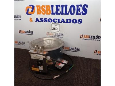 LOTE 260 - 01 FRITADEIRA ELÉTRICA EM INOX MARCA VENÂNCIO. (NO ESTADO) ATENÇÃO! FAZER A VISITAÇÃO ANTES DE ARREMATAR, NÃO SABEMOS SE FUNCIONA. LEILÃO NÃO TEM GARANTIA E NEM DEVOLUÇÃO, SUJEITO A POSSÍVEIS AVARIAS VISÍVEIS/OCULTAS E/OU AUSÊNCIA DE COMPONENTES.