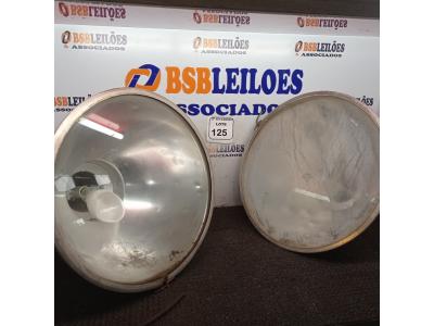 LOTE 125 - 02 LUMINÁRIAS PARA GALPÃO.  (NO ESTADO) ATENÇÃO! FAZER A VISITAÇÃO ANTES DE ARREMATAR, NÃO SABEMOS SE FUNCIONA. LEILÃO NÃO TEM GARANTIA E NEM DEVOLUÇÃO, SUJEITO A POSSÍVEIS AVARIAS VISÍVEIS/OCULTAS E/OU AUSÊNCIA DE COMPONENTES.