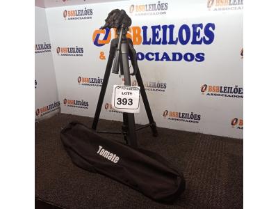 LOTE 393 - 01 TRIPÉ P/CÂMERA FOTOGRÁFICA MARCA TOMATE MODELO MTG-3016. (NO ESTADO) ATENÇÃO! FAZER A VISITAÇÃO ANTES DE ARREMATAR, NÃO SABEMOS SE FUNCIONA. LEILÃO NÃO TEM GARANTIA E NEM DEVOLUÇÃO, SUJEITO A POSSÍVEIS AVARIAS VISÍVEIS/OCULTAS E/OU AUSÊNCIA DE COMPONENTES.