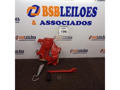 LOTE 196 - 01 DEBULHADOR DE MILHO MARCA BOTINI. (NO ESTADO) ATENÇÃO! FAZER A VISITAÇÃO ANTES DE ARREMATAR, NÃO SABEMOS SE FUNCIONA. LEILÃO NÃO TEM GARANTIA E NEM DEVOLUÇÃO, SUJEITO A POSSÍVEIS AVARIAS VISÍVEIS/OCULTAS E/OU AUSÊNCIA DE COMPONENTES.