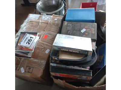 LOTE 261 - 01 LOTE C/GRANDE QUANTIDADE DVD’S E FITAS CASSETE. (NO ESTADO) ATENÇÃO! FAZER A VISITAÇÃO ANTES DE ARREMATAR, NÃO SABEMOS SE FUNCIONA. LEILÃO NÃO TEM GARANTIA E NEM DEVOLUÇÃO, SUJEITO A POSSÍVEIS AVARIAS VISÍVEIS/OCULTAS E/OU AUSÊNCIA DE COMPONENTES.