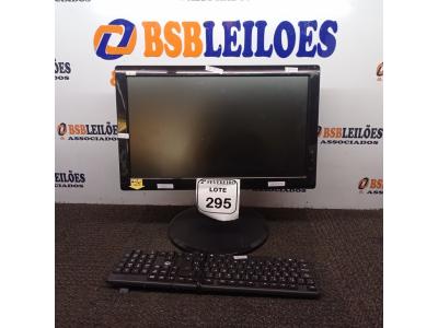 LOTE 295 -  01 MONITOR AOC COM TECLADO. (NO ESTADO) ATENÇÃO! FAZER A VISITAÇÃO ANTES DE ARREMATAR, NÃO SABEMOS SE FUNCIONA. LEILÃO NÃO TEM GARANTIA E NEM DEVOLUÇÃO, SUJEITO A POSSÍVEIS AVARIAS VISÍVEIS/OCULTAS E/OU AUSÊNCIA DE COMPONENTES.