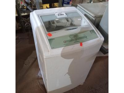 LOTE 230 -  01 MÁQUINA DE LAVAR ROUPAS BRASTEMP 6KG 220VOLTS. (NO ESTADO) ATENÇÃO! FAZER A VISITAÇÃO ANTES DE ARREMATAR, NÃO SABEMOS SE FUNCIONA. LEILÃO NÃO TEM GARANTIA E NEM DEVOLUÇÃO, SUJEITO A POSSÍVEIS AVARIAS VISÍVEIS/OCULTAS E/OU AUSÊNCIA DE COMPONENTES.