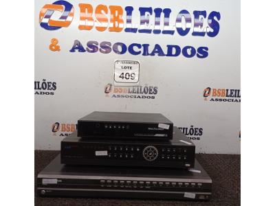 LOTE 409 - 03 DVR DIVERSOS. (NO ESTADO) ATENÇÃO! FAZER A VISITAÇÃO ANTES DE ARREMATAR, NÃO SABEMOS SE FUNCIONA. LEILÃO NÃO TEM GARANTIA E NEM DEVOLUÇÃO, SUJEITO A POSSÍVEIS AVARIAS VISÍVEIS/OCULTAS E/OU AUSÊNCIA DE COMPONENTES.