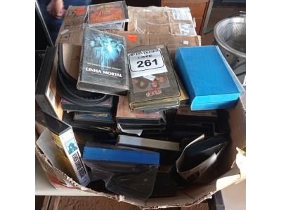 LOTE 261 - 01 LOTE C/GRANDE QUANTIDADE DVD’S E FITAS CASSETE. (NO ESTADO) ATENÇÃO! FAZER A VISITAÇÃO ANTES DE ARREMATAR, NÃO SABEMOS SE FUNCIONA. LEILÃO NÃO TEM GARANTIA E NEM DEVOLUÇÃO, SUJEITO A POSSÍVEIS AVARIAS VISÍVEIS/OCULTAS E/OU AUSÊNCIA DE COMPONENTES.