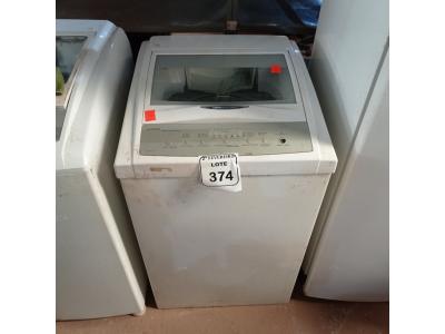 LOTE 374 -  01 MÁQUINA DE LAVAR ROUPAS BRASTEMP 5K. (NO ESTADO) ATENÇÃO! FAZER A VISITAÇÃO ANTES DE ARREMATAR, NÃO SABEMOS SE FUNCIONA. LEILÃO NÃO TEM GARANTIA E NEM DEVOLUÇÃO, SUJEITO A POSSÍVEIS AVARIAS VISÍVEIS/OCULTAS E/OU AUSÊNCIA DE COMPONENTES.