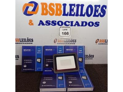 LOTE 166 - 05 REFLETORES DE LED AMBIENTE EXTERNO 100W CADA. (NOVO). (NO ESTADO) ATENÇÃO! FAZER A VISITAÇÃO ANTES DE ARREMATAR, NÃO SABEMOS SE FUNCIONA. LEILÃO NÃO TEM GARANTIA E NEM DEVOLUÇÃO, SUJEITO A POSSÍVEIS AVARIAS VISÍVEIS/OCULTAS E/OU AUSÊNCIA DE COMPONENTES.