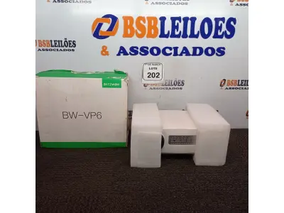 LOTE 202 - 01 PROJETOR BLITZWOIF LED MODELO BW-VP6 1080P. (NO ESTADO) ATENÇÃO! FAZER A VISITAÇÃO ANTES DE ARREMATAR, NÃO SABEMOS SE FUNCIONA. LEILÃO NÃO TEM GARANTIA E NEM DEVOLUÇÃO, SUJEITO A POSSÍVEIS AVARIAS VISÍVEIS/OCULTAS E/OU AUSÊNCIA DE COMPONENTES.