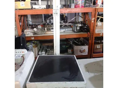 LOTE 170 - 01 BALANÇA DIGITAL MÁXIMO 300KG MARCA WELMY. (NO ESTADO) ATENÇÃO! FAZER A VISITAÇÃO ANTES DE ARREMATAR, NÃO SABEMOS SE FUNCIONA. LEILÃO NÃO TEM GARANTIA E NEM DEVOLUÇÃO, SUJEITO A POSSÍVEIS AVARIAS VISÍVEIS/OCULTAS E/OU AUSÊNCIA DE COMPONENTES.